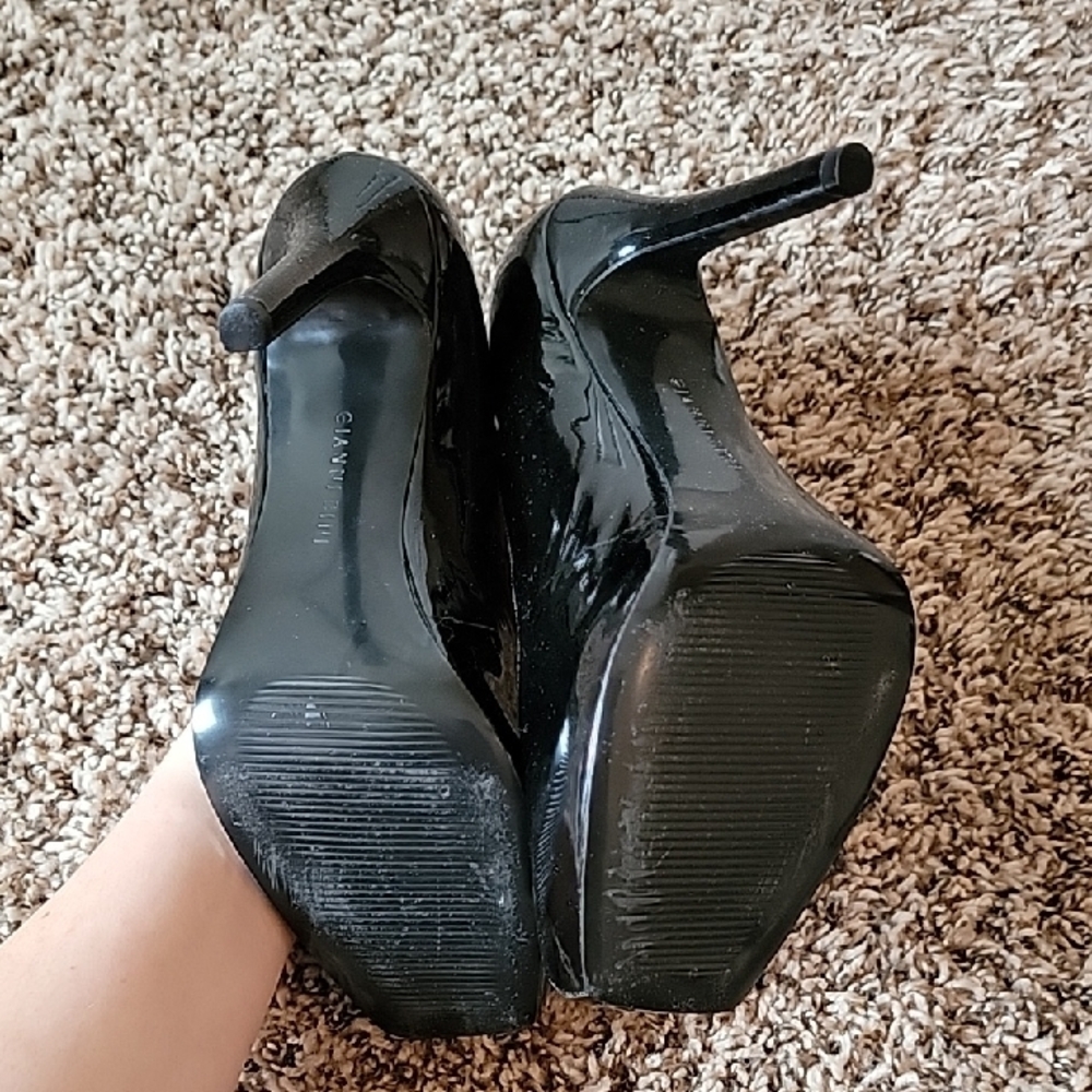 Gianni Bini Glossy Black Heels - Picture 3 of 4